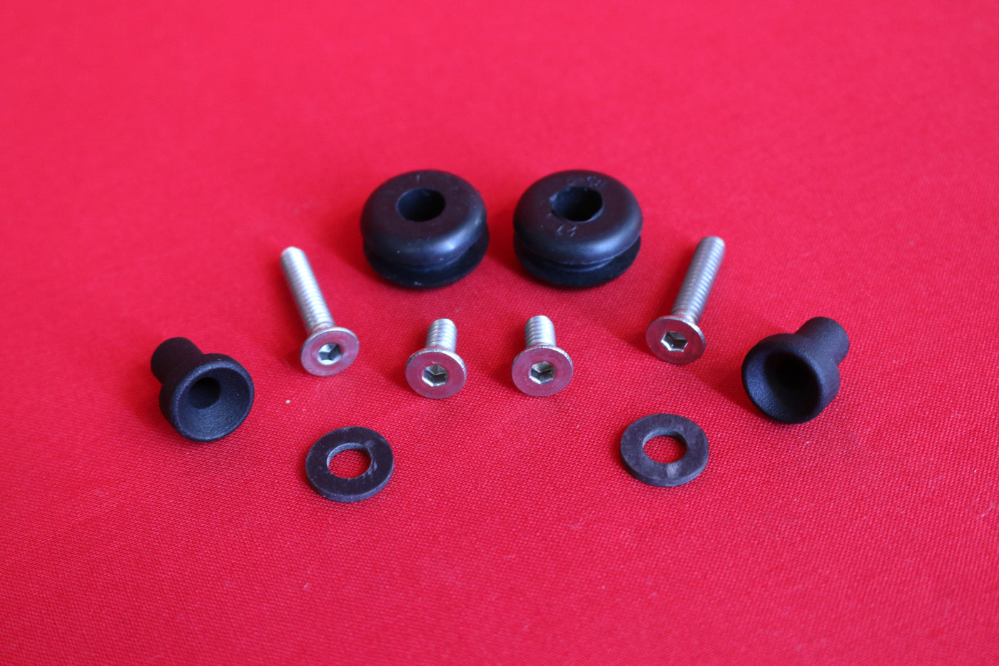 FXDXT WINDSHIELD HARDWARE KIT